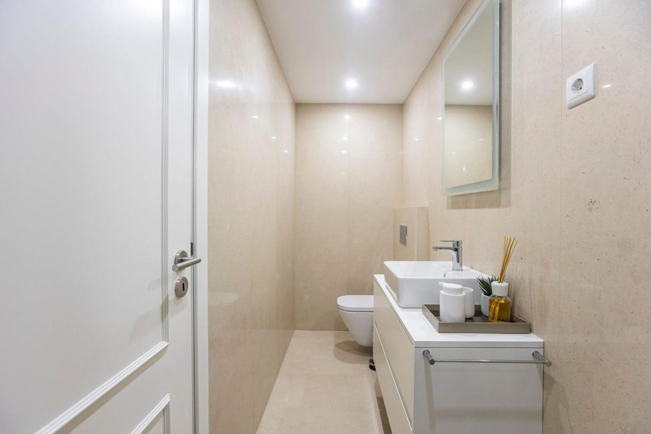 City Center 2Br Flat W/ Ac By Lovelystay Porto Eksteriør billede